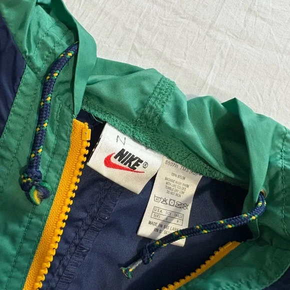 Vintage 90s Nike Windbreaker - Picture 4 of 9